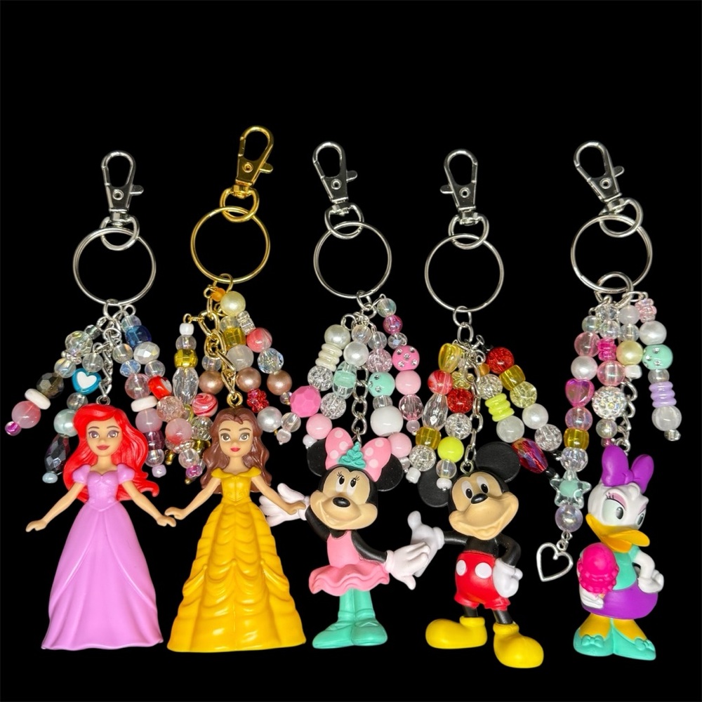 ⬇️Handmade Beaded Disney Princess/Mickey bag charms/keychains